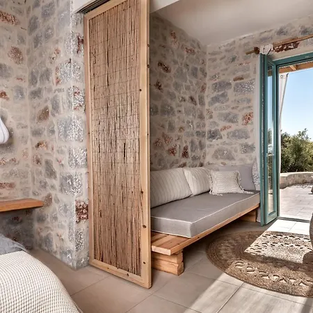 The Olive Yard Гитион