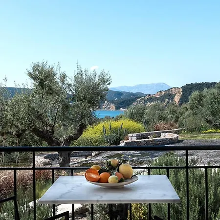 The Olive Yard 아파트호텔 기티오
