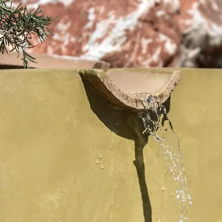 The Olive Yard 아파트호텔 기티오