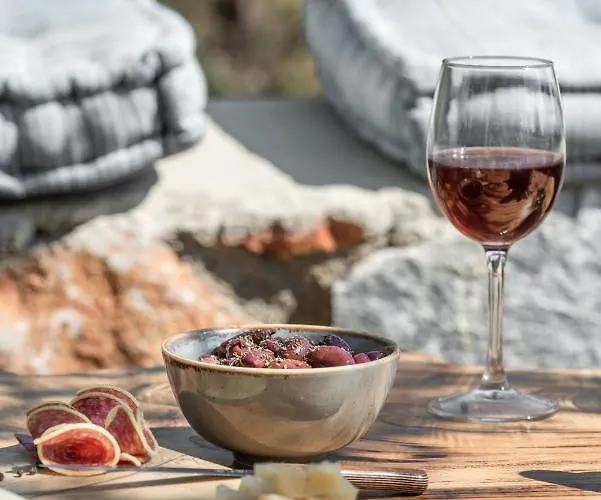 Hotel apartamentowy The Olive Yard